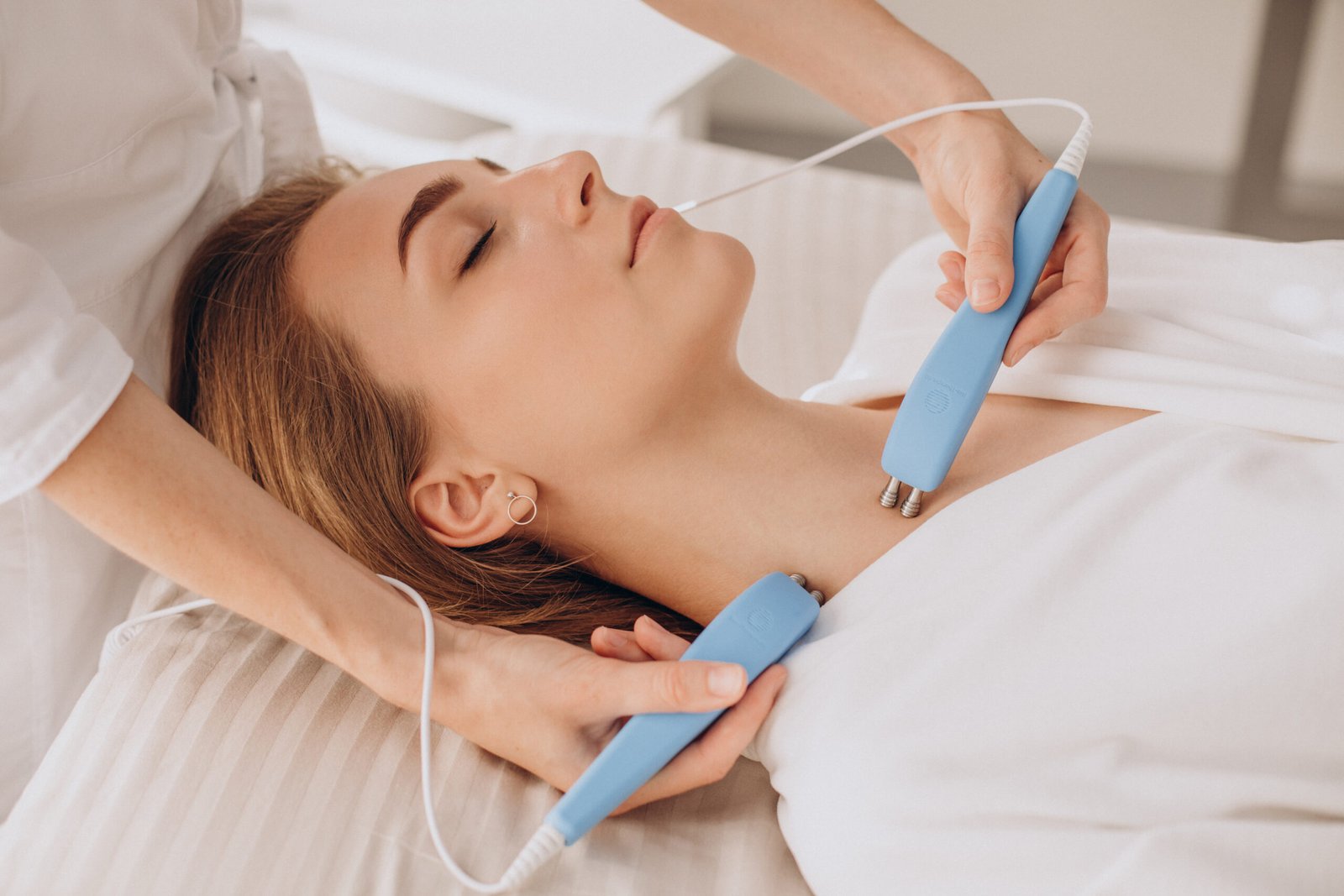 Woman having beauty treatment procedures ina salon